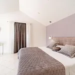 Bradat By Guide Villa *