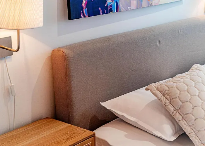 Bradat By Guide Vela Luka