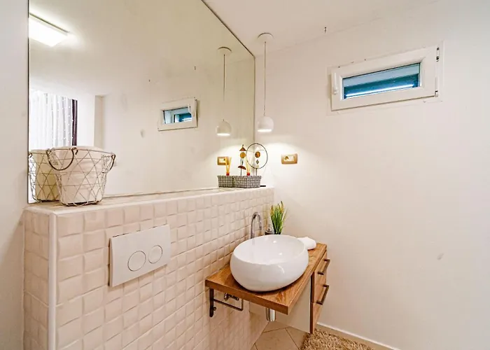 Bradat By Guide * Vela Luka