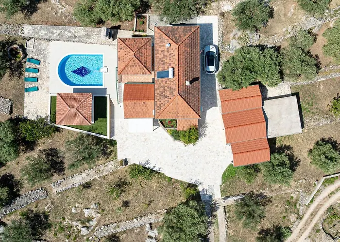 Bradat By Guide Vela Luka