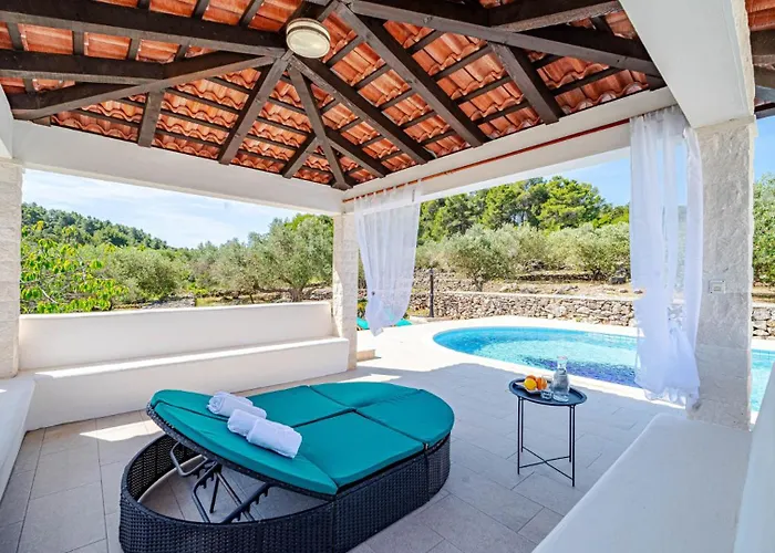 Bradat By Guide * Vela Luka