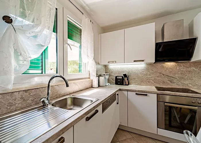 Bradat By Guide Villa