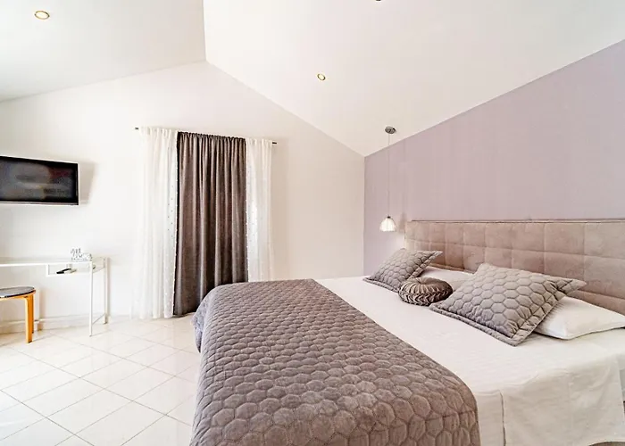 Bradat By Guide Villa *